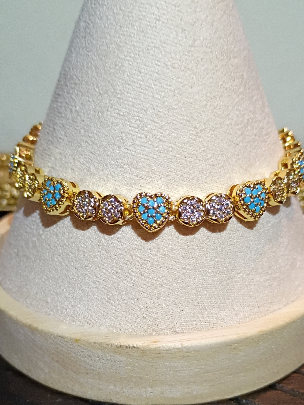 New Gold-Tone Heart & Round Turquoise Crystal Bracelet 🚨 - Picture 3 of 5